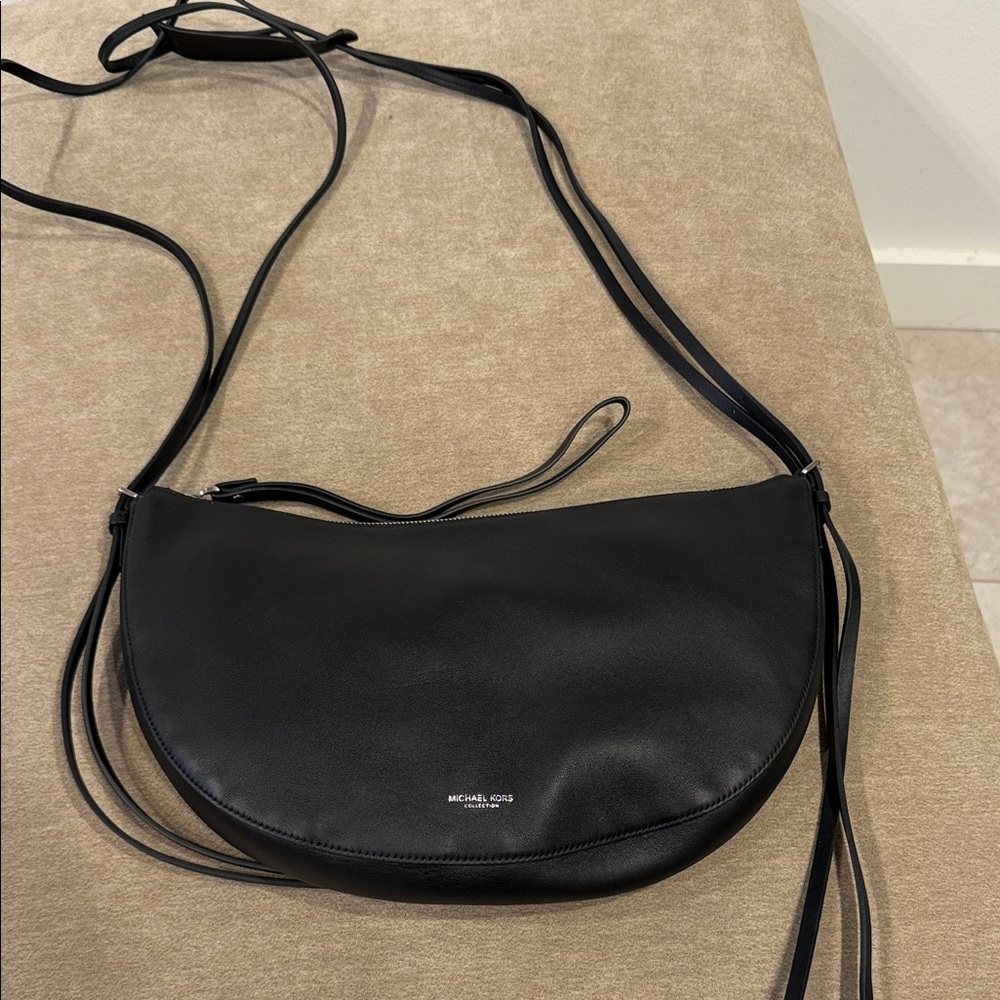 Michael Kors Elegant Black Crossbody Bag